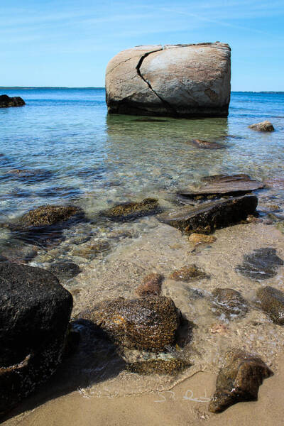 Split Rock at Lamberts Cove